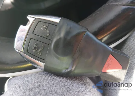 2014 Mercedes-Benz E 350 4Matic z USA, uszkodzony, nr VIN WDDHF8JB0EA841078